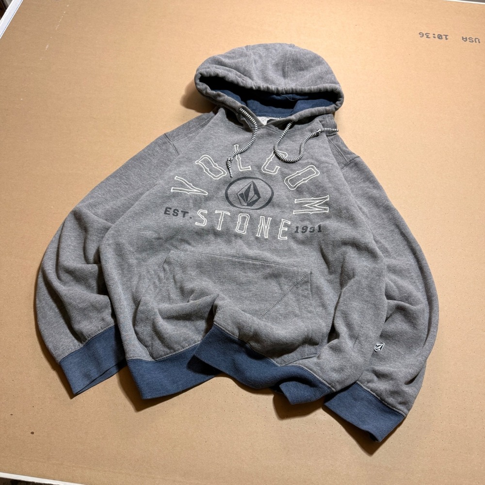 Volcom Hoodie Medium Gray Excellent Classic Fit Pullover Stone Graphic